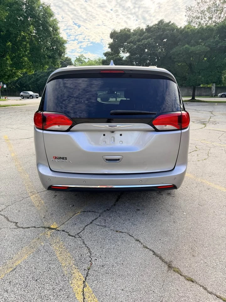 2019 Chrysler Pacifica - photo 4