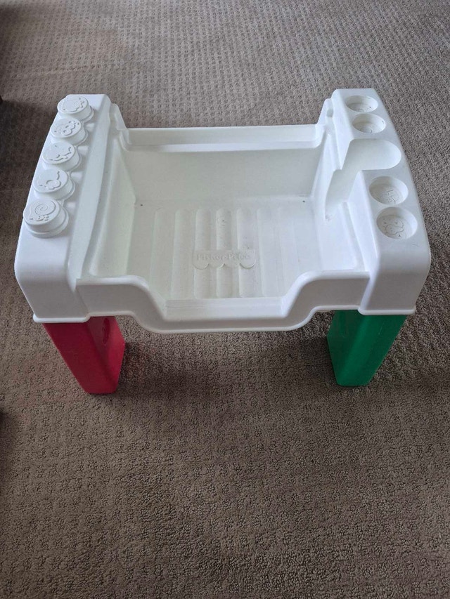 Fisher Price activity table - photo 3