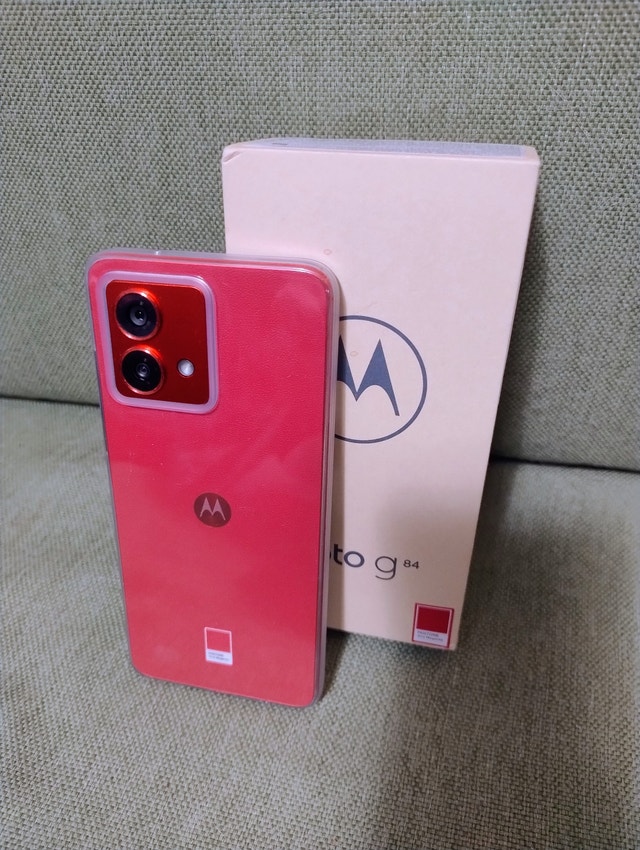 Motorola Moto G84 5g 12/256 - $190