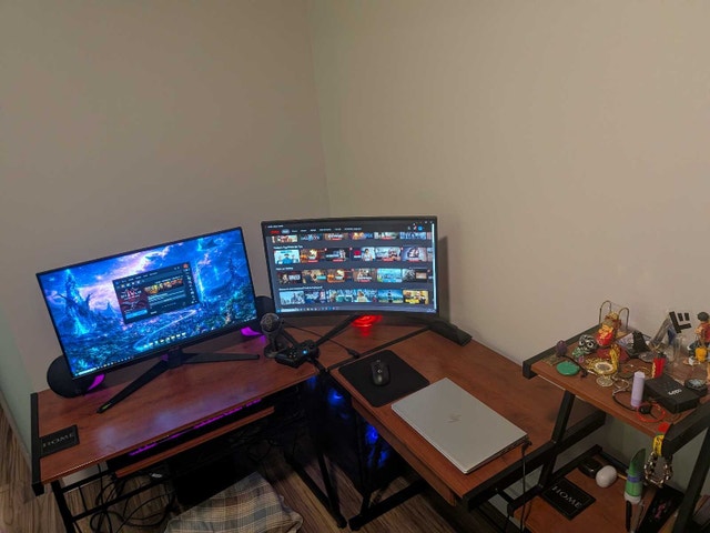 L-Shaped Computer Desk