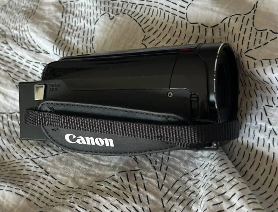 Canon HD lightweight camcorder - photo 2