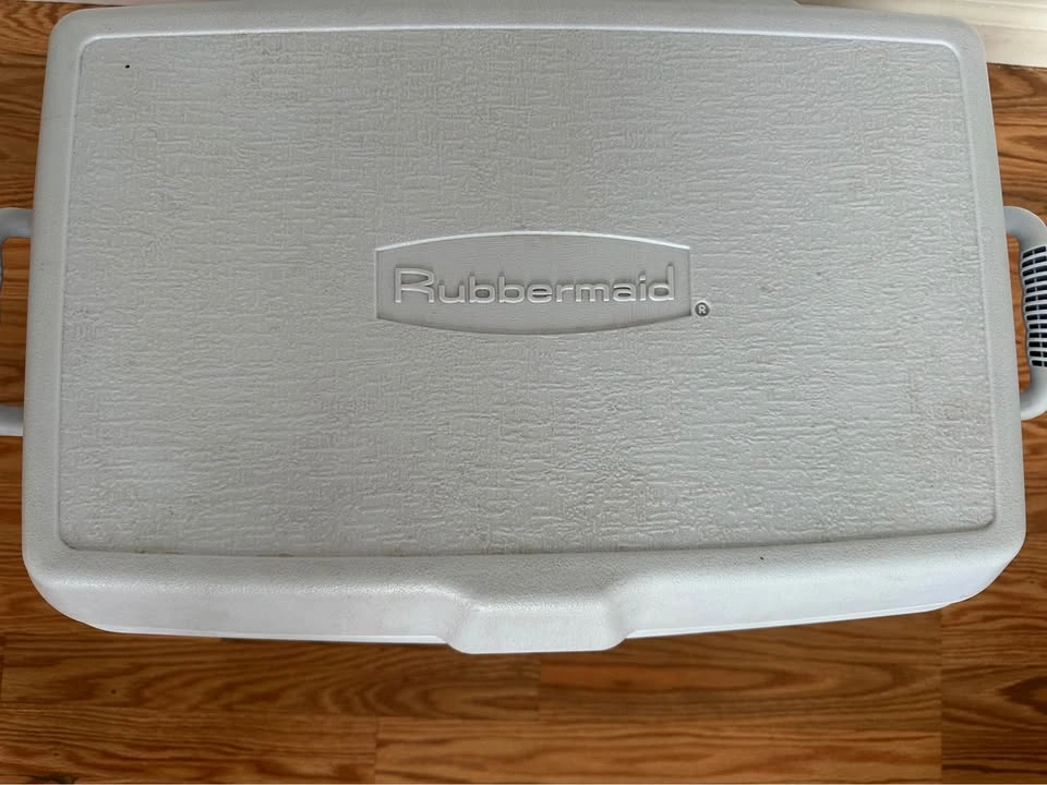 🧊 Rubbermaid 48-Qt Cooler - photo 2