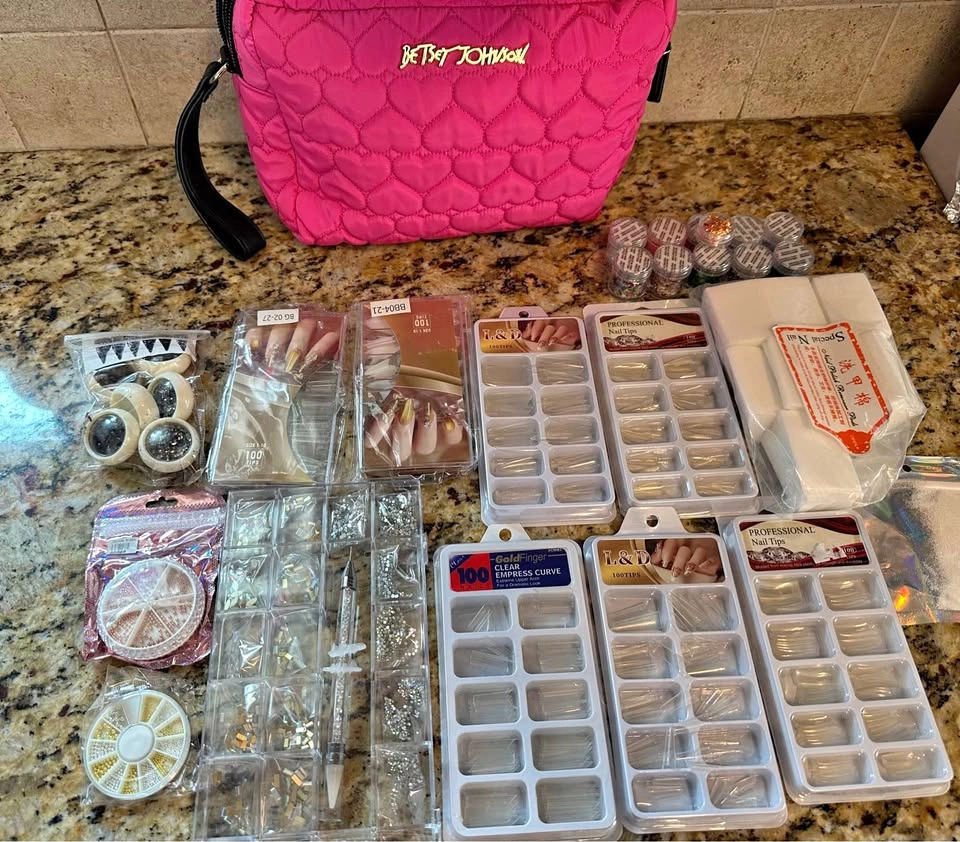 💅✨ Complete Nail Art & Acrylic Kit – $50