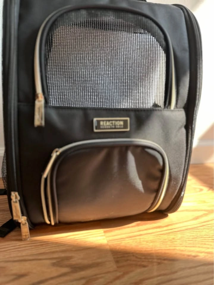 Kenneth Cole Reaction Pet Travel Backpack Carrier - photo 4