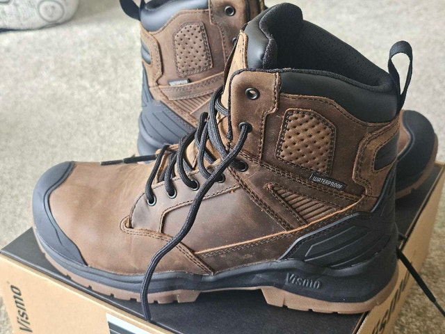 New Vismo Waterproof Work Boots - Men's Size 8.5 (CSA)