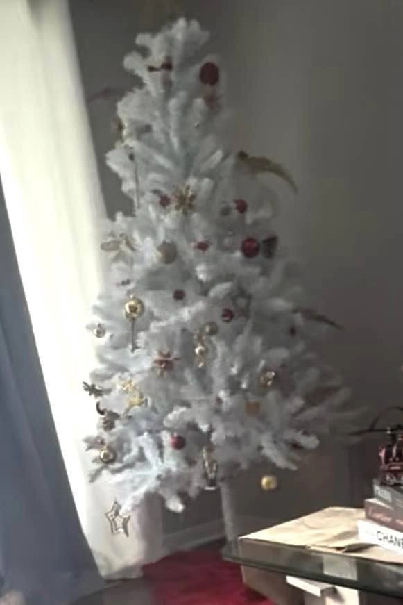 Pre-Lit Artificial Christmas Tree with Ornaments & Tree Skirt - photo 4