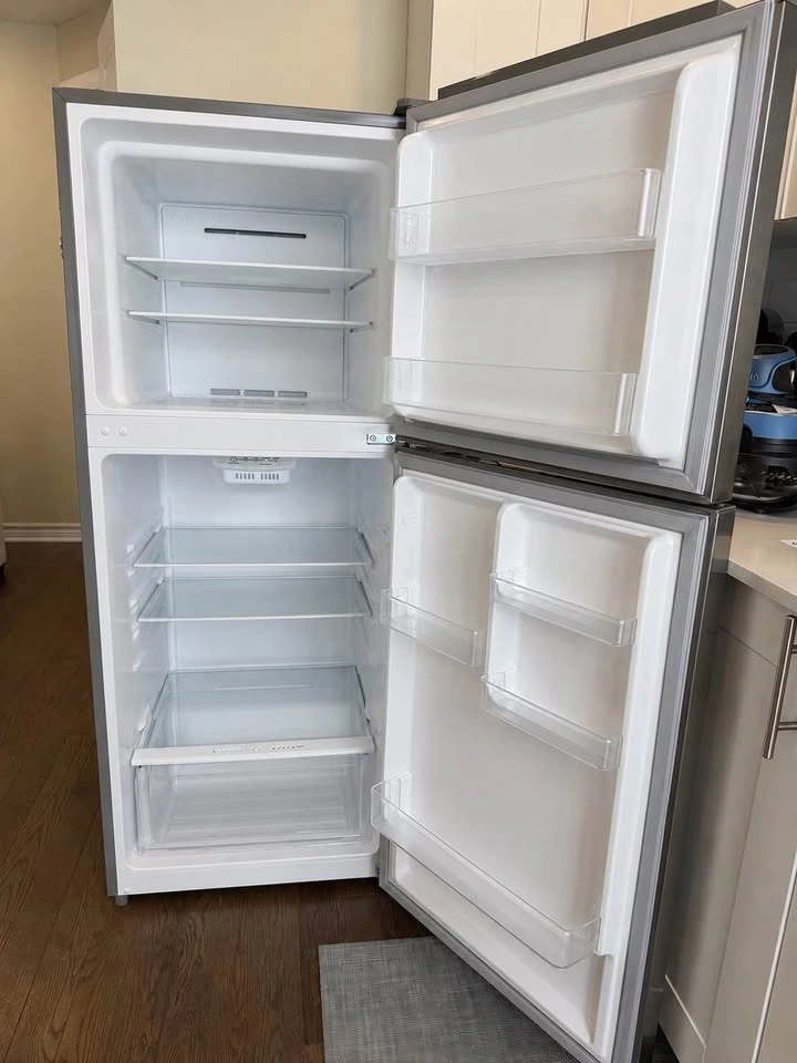 Insignia 10 Cu. Ft. Stainless Steel Top-Freezer Refrigerator - photo 3