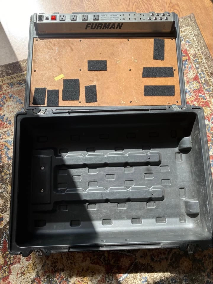 Furman SPB-8C Powered Pedal Board w/Rolling Hard Case - photo 5