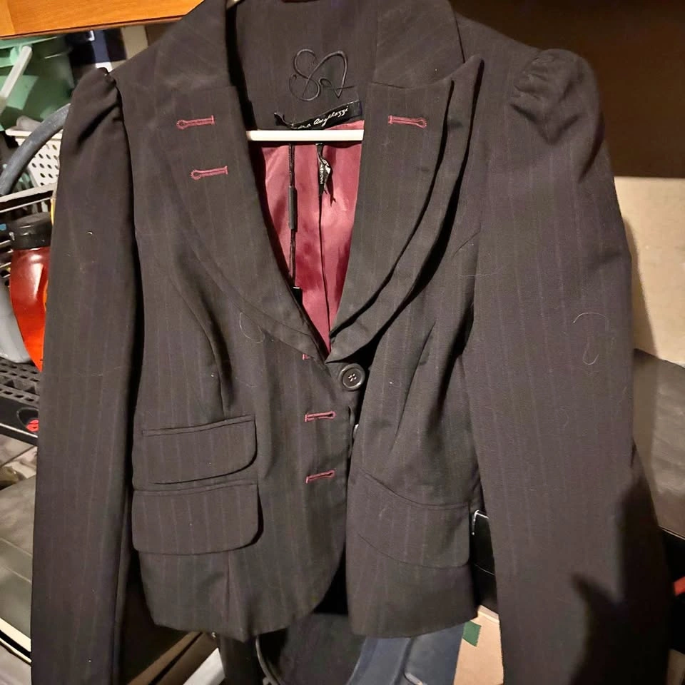 Sara Quagliazzi Women's Pinstripe Pant Suit