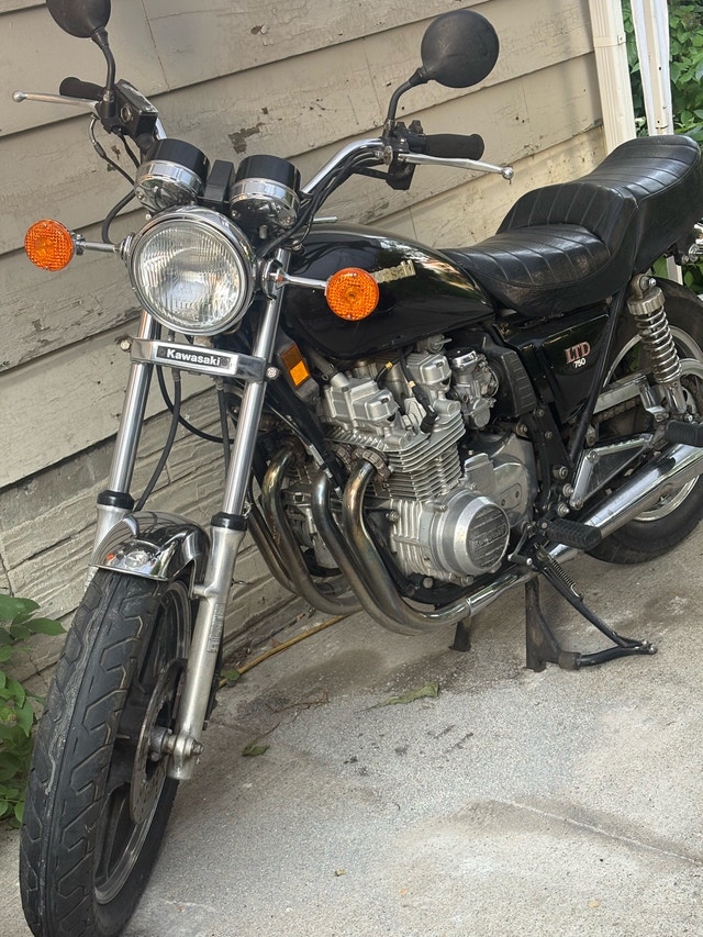 1980 Kawasaki kz750 Ltd barn find - photo 2