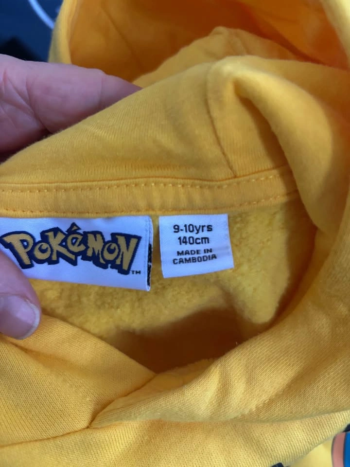 Pokémon youth hoodie size 9-10 - photo 3