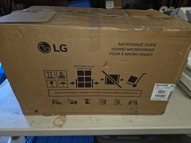 LG Over-the-Range Microwave Oven - photo 3