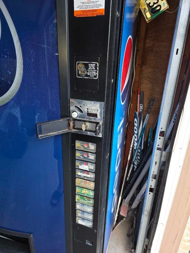 Pepsi Vending Machine - photo 2