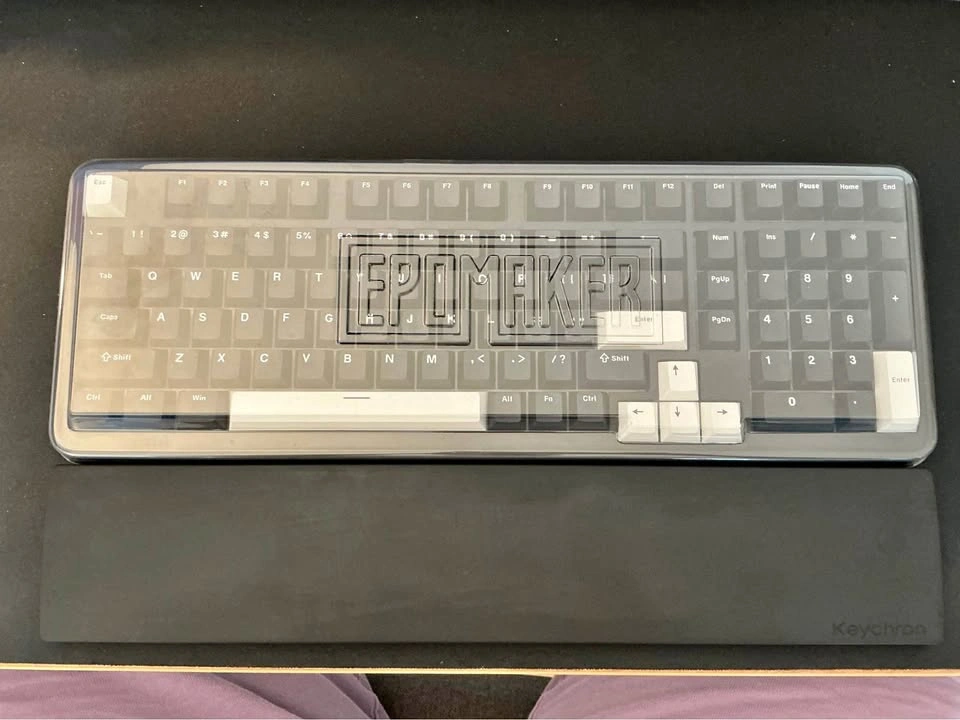 Full-size Mechanical Keyboard + Wrist Rest Combo