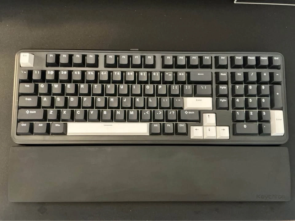 Full-size Mechanical Keyboard + Wrist Rest Combo - photo 3