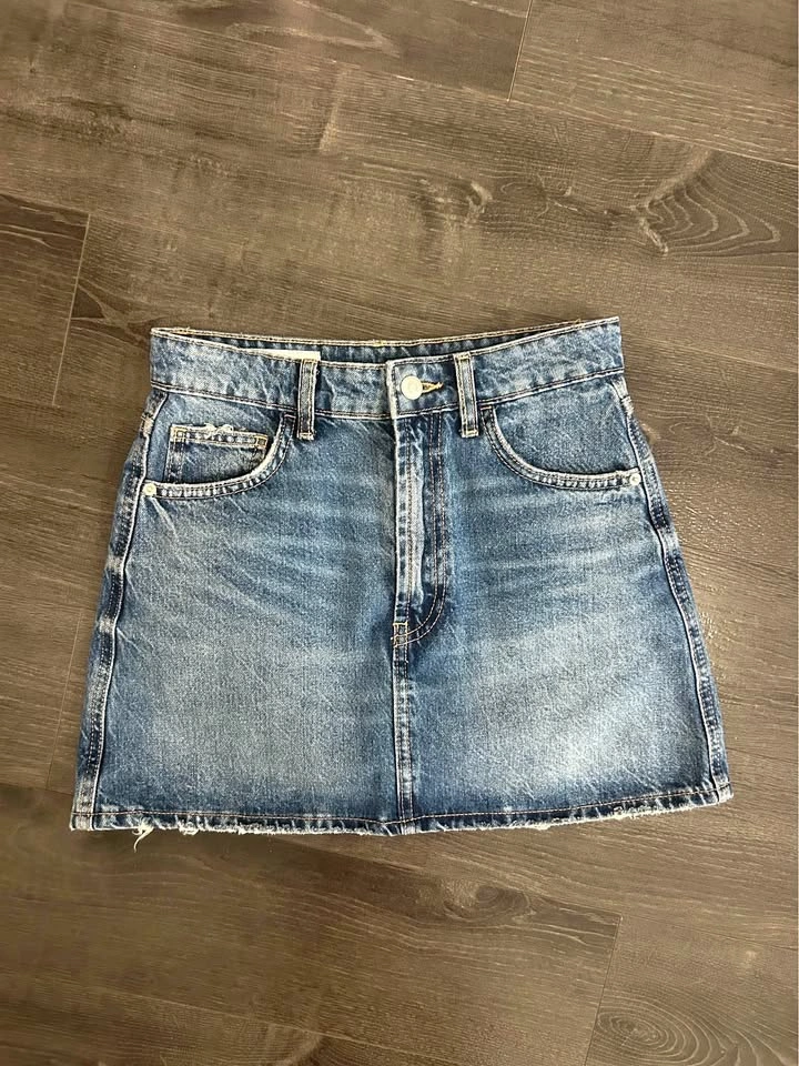 ZARA High Waist Denim Mini Skirt Distressed Raw Hem Size XS
