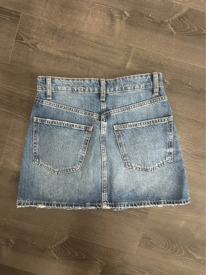 ZARA High Waist Denim Mini Skirt Distressed Raw Hem Size XS - photo 2