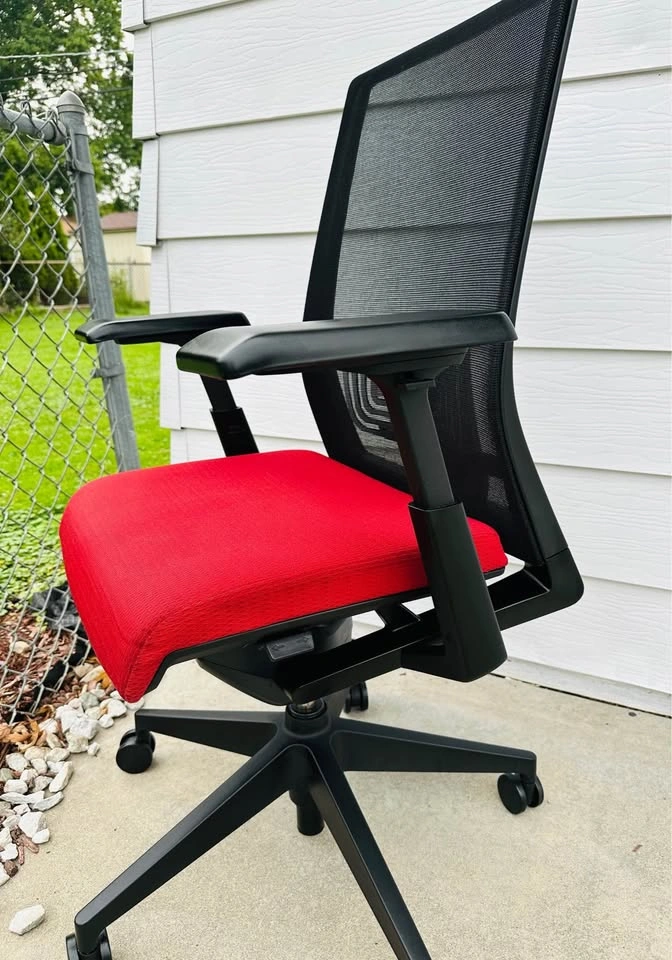 Haworth Very Ergonomic Office Chairs - photo 2