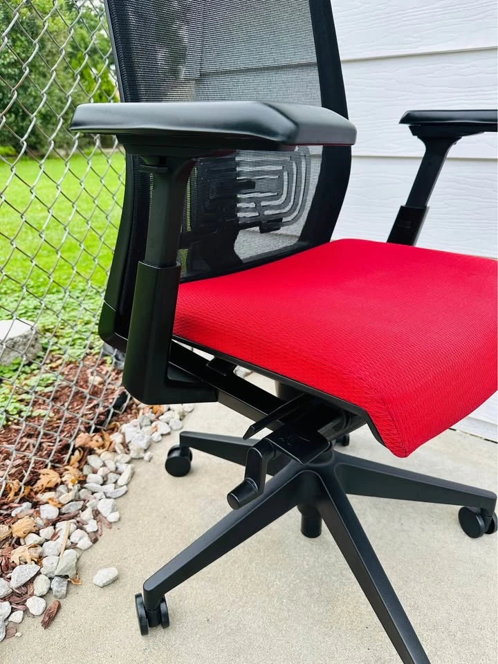 Haworth Very Ergonomic Office Chairs - photo 3
