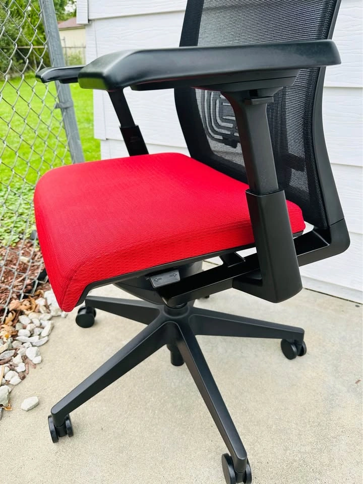 Haworth Very Ergonomic Office Chairs - photo 4
