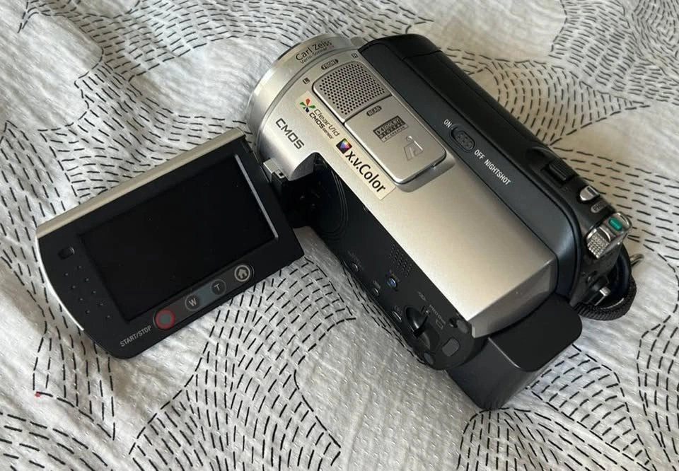 Sony HD handycam camcorder - photo 3