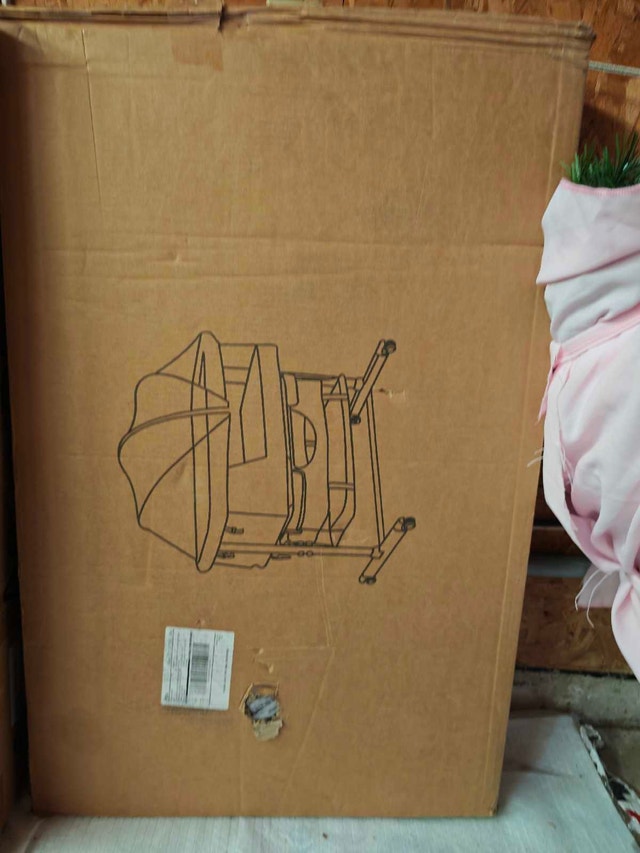 Like New Baby Bassinet with Bedside Sleeper & Mosquito Net - photo 3