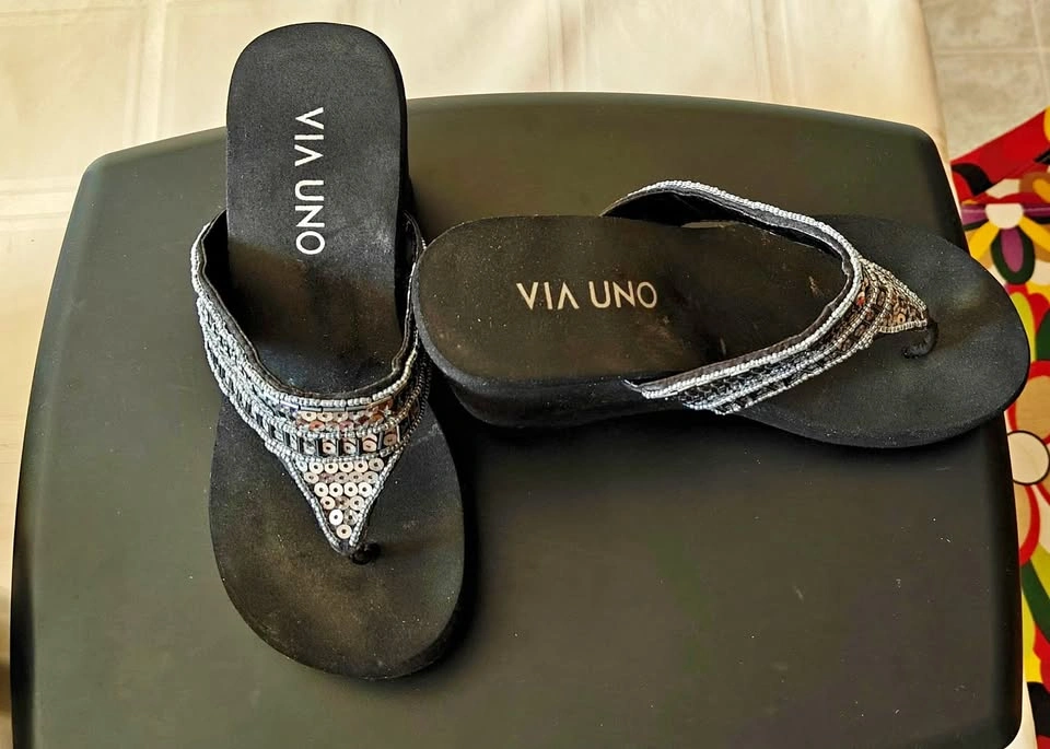 Black Sandals - Via Uno Women 5.5