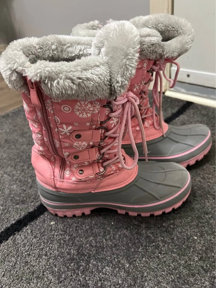 Kids Winter Boots Size 3 - photo 2