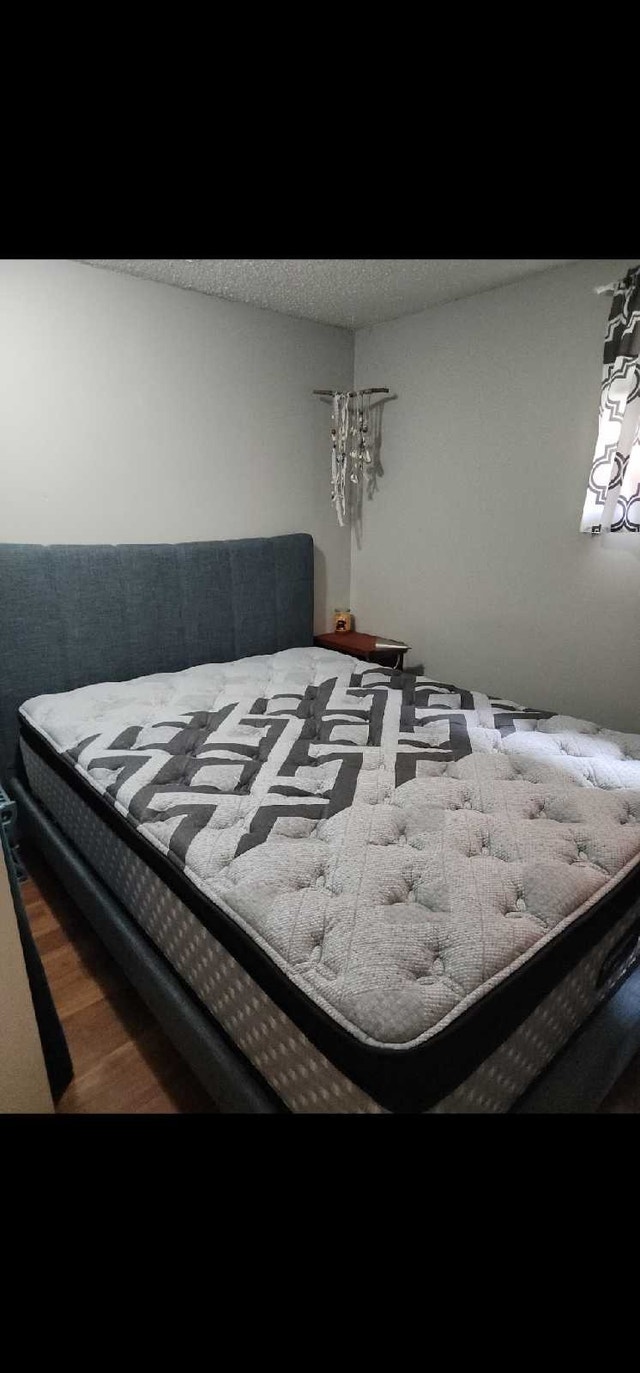Queen bed