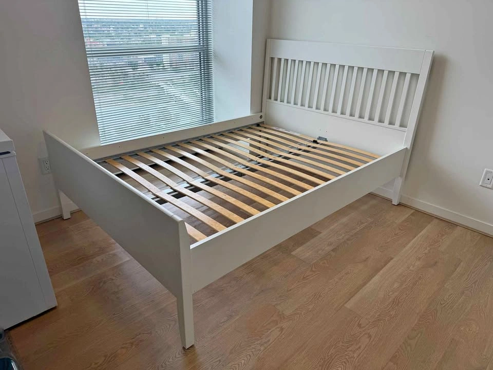 White Double / Full Size Bed Frame with Slats – Excellent Condit