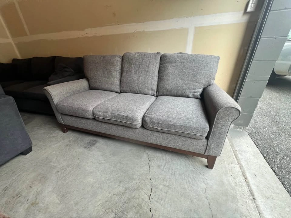 Free Delivery 🚛 Grey Couch Potato Sofa Couch - photo 2