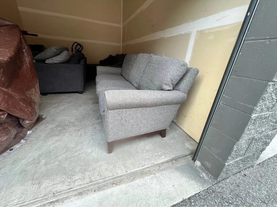Free Delivery 🚛 Grey Couch Potato Sofa Couch - photo 3