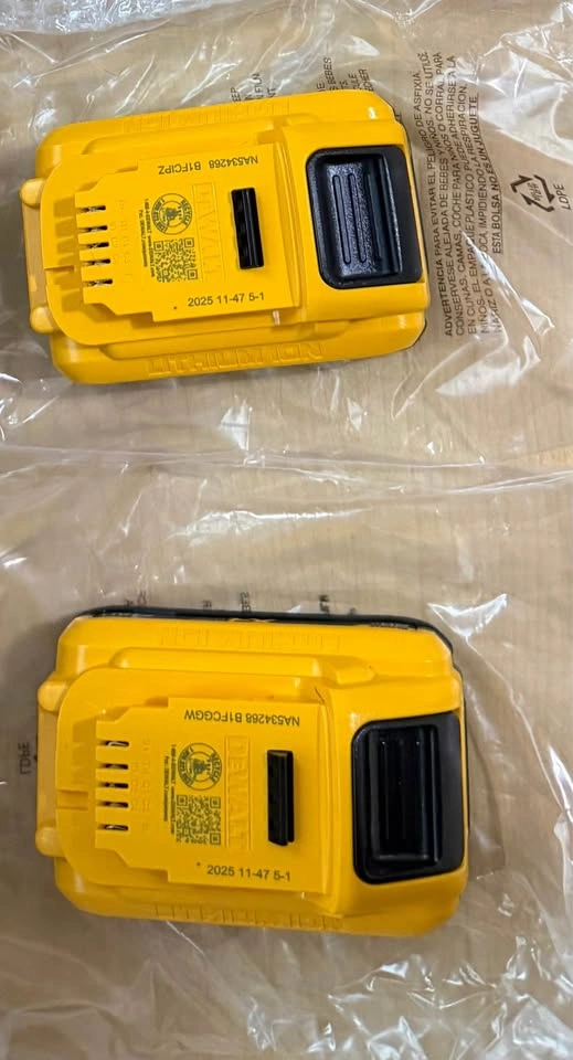 2 DEWALT 20V MAX 4.0Ah Batteries – DCB2104 – New - photo 3