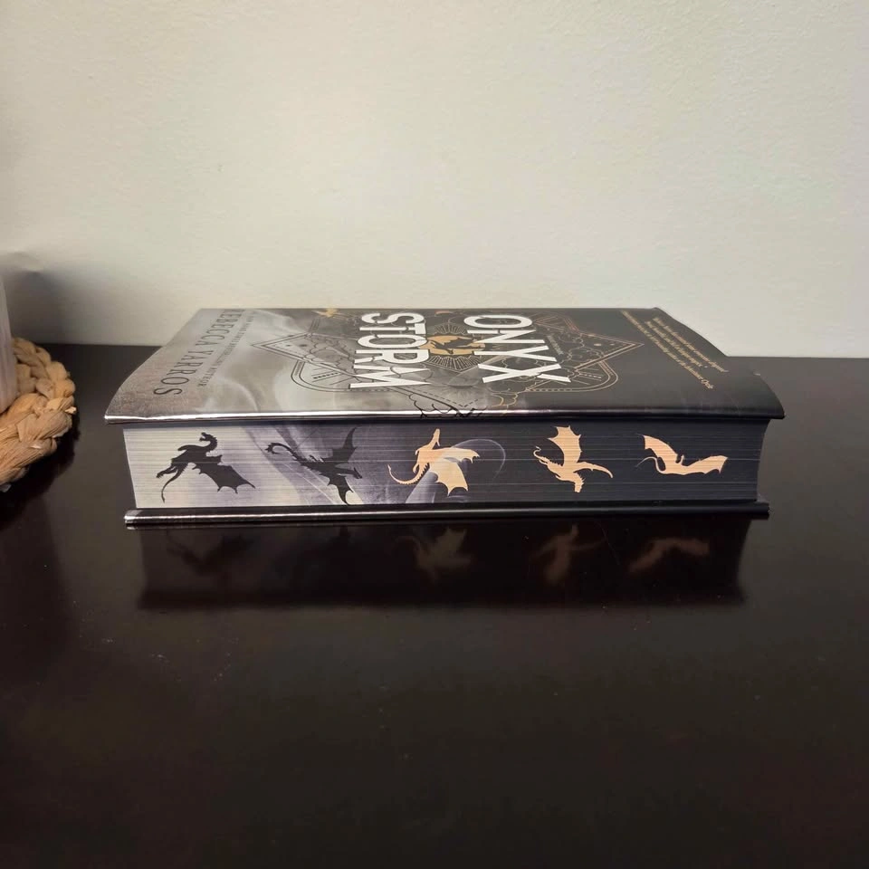 Onyx Storm by Rebecca Yarros Hardcover Book - photo 2