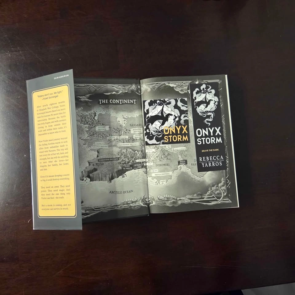 Onyx Storm by Rebecca Yarros Hardcover Book - photo 4