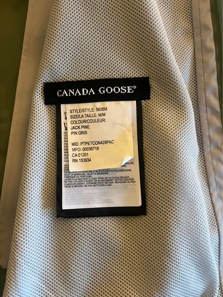 Canada Goose Nanaimo Jacket in Sage Brush - photo 4