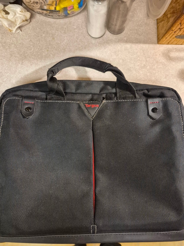 Targus 15-15.6" Classic+ Toploading Case (Black) Model CN515 - photo 2