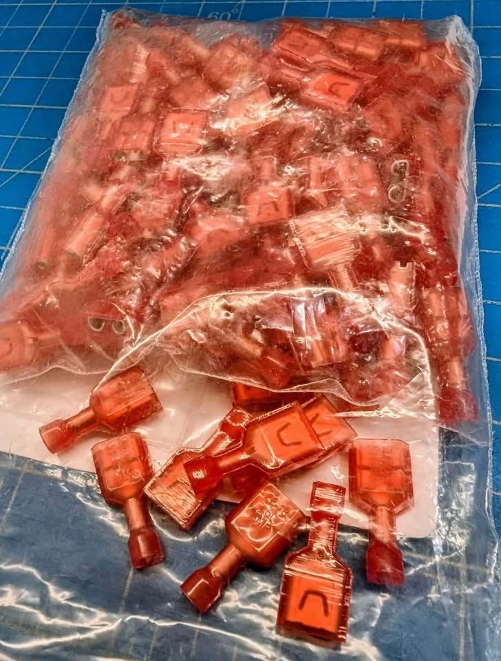 30pcs. AMP 22-18 AWG Fully Insulated Female Spade Connectors - photo 3