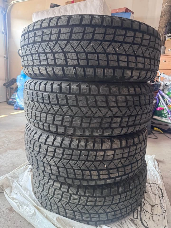 4 Winter Tires 235/55 R20 - photo 4