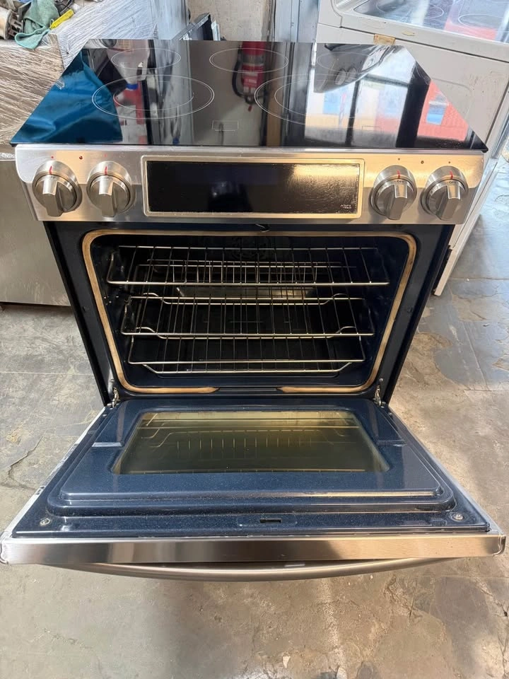 Samsung Stainless Steel Electric Slide-In Range - photo 4