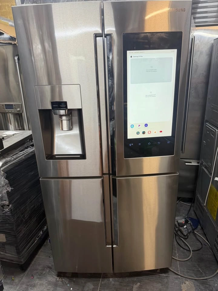 Samsung Family Hub 4-Door Flex Refrigerator - photo 2