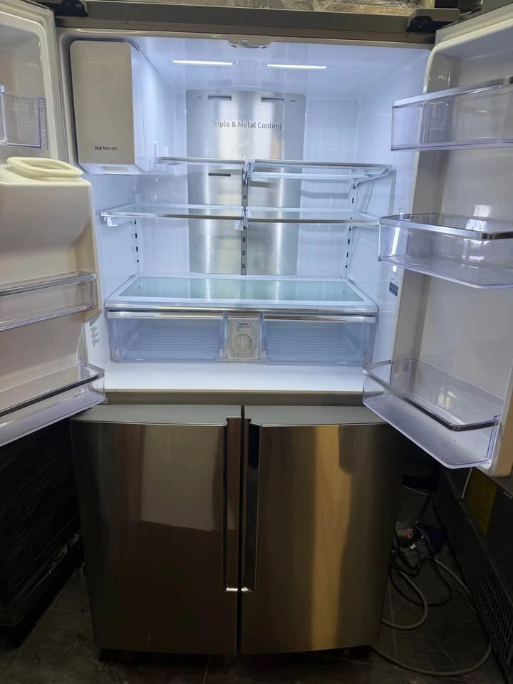 Samsung Family Hub 4-Door Flex Refrigerator - photo 3