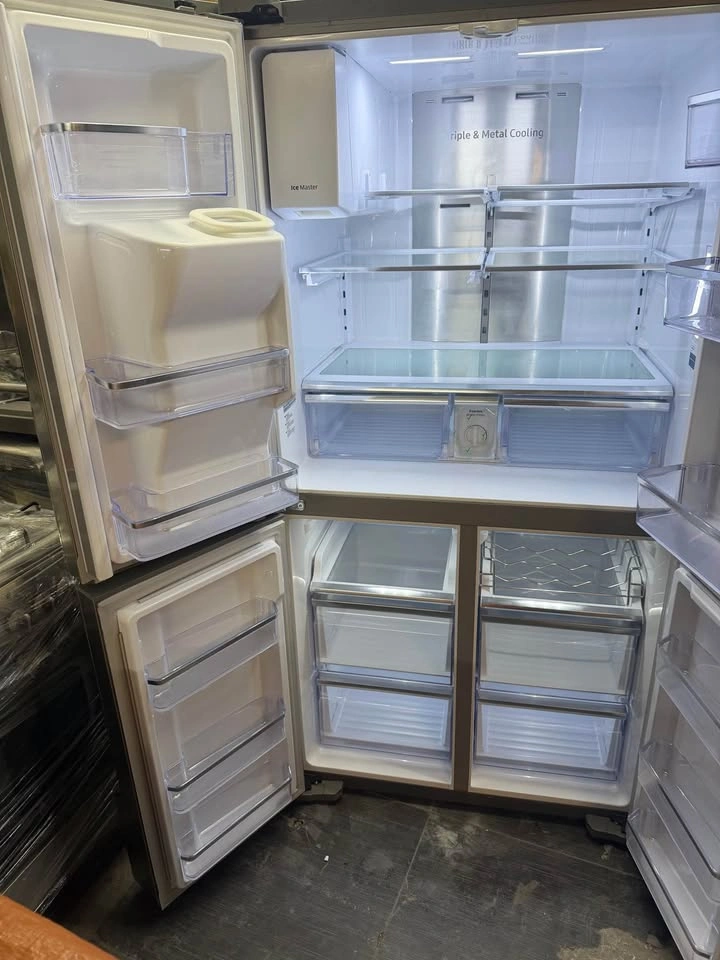 Samsung Family Hub 4-Door Flex Refrigerator - photo 5