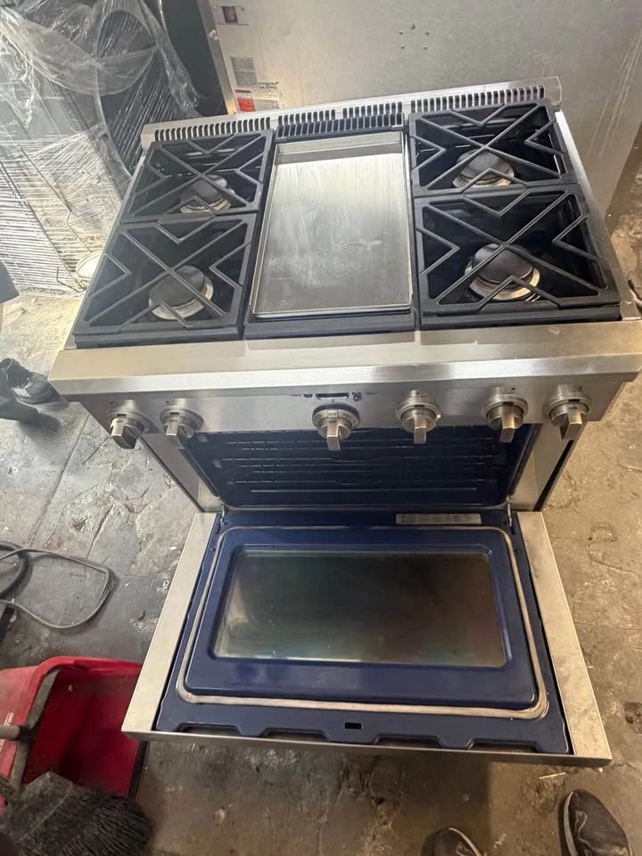 Monogram Professional 36-Inch Gas Range with Griddle - photo 4