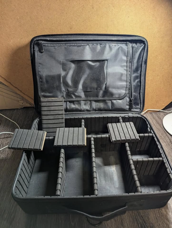 Travel Professional Handheld Makeup Case - photo 4