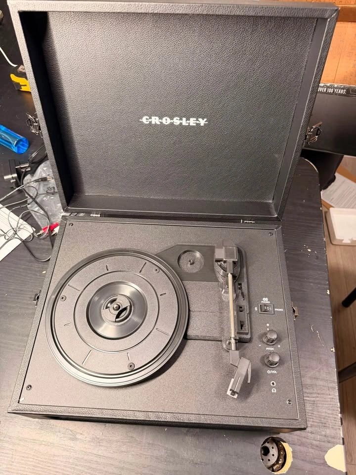 Crosley Voyager Turntable - photo 3