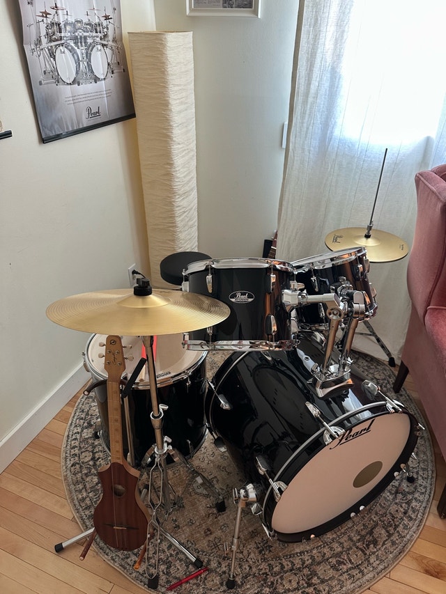 Pearl Drumkit for sale or trade - photo 2