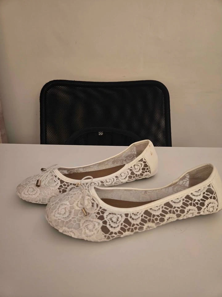 White Lace Ballet Flats - photo 2