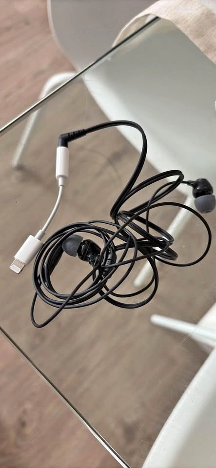 Lightning to headphone Jack adapter new for IPhone