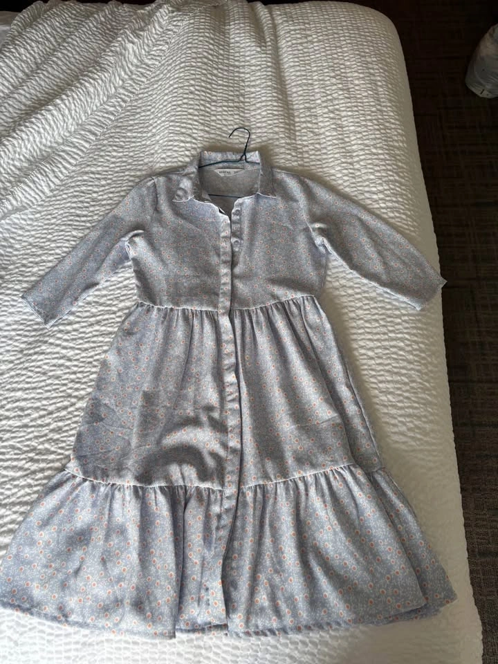 Girl dress worn once size 9-10 - photo 2